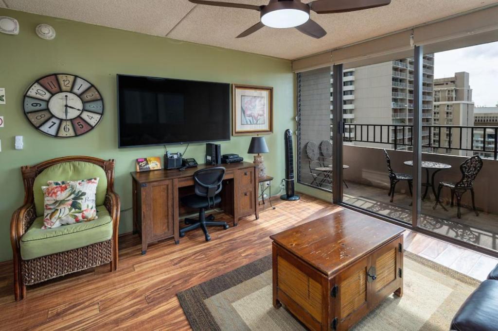 Heart Of Waikiki,1Bdrm,Free Parking, Wifi,No Resort Fees,Youtube,Netflix ! Honolulu Exterior photo
