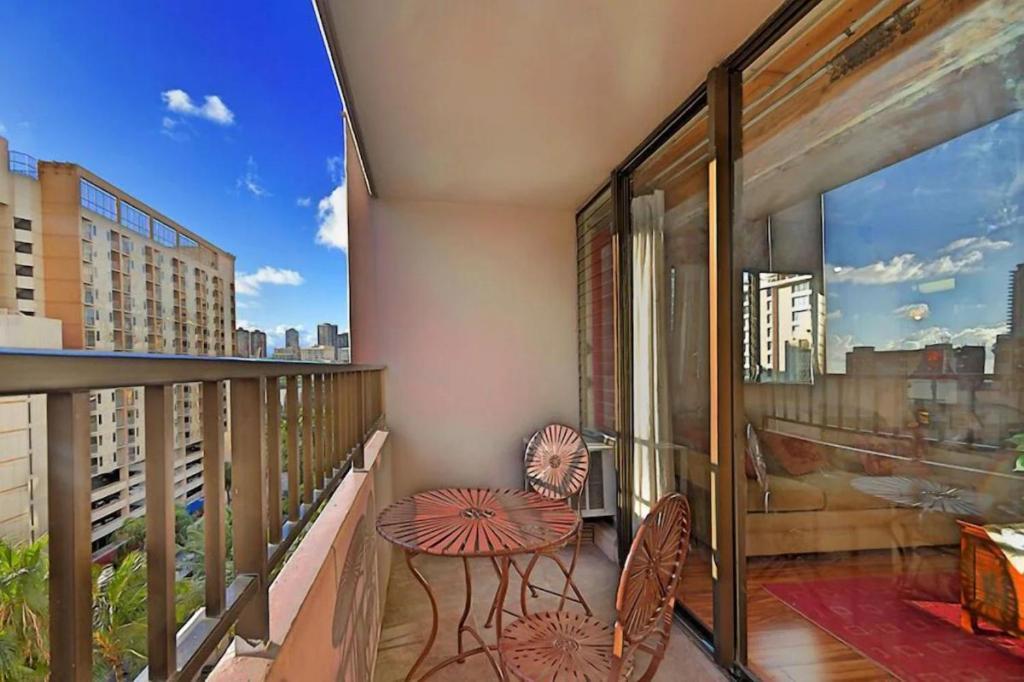Heart Of Waikiki,1Bdrm,Free Parking, Wifi,No Resort Fees,Youtube,Netflix ! Honolulu Exterior photo
