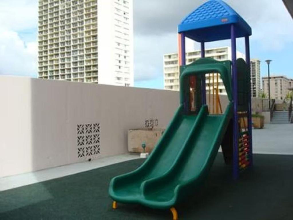 Heart Of Waikiki,1Bdrm,Free Parking, Wifi,No Resort Fees,Youtube,Netflix ! Honolulu Exterior photo