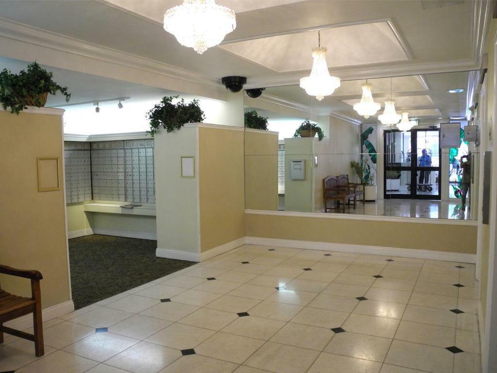 Heart Of Waikiki,1Bdrm,Free Parking, Wifi,No Resort Fees,Youtube,Netflix ! Honolulu Exterior photo
