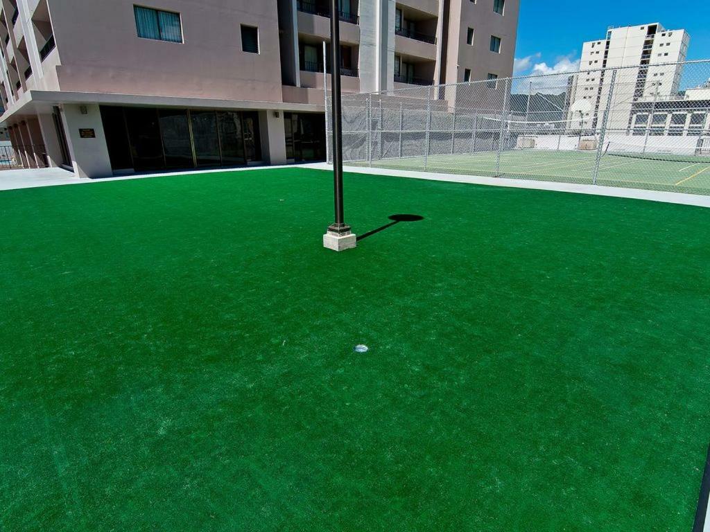 Heart Of Waikiki,1Bdrm,Free Parking, Wifi,No Resort Fees,Youtube,Netflix ! Honolulu Exterior photo